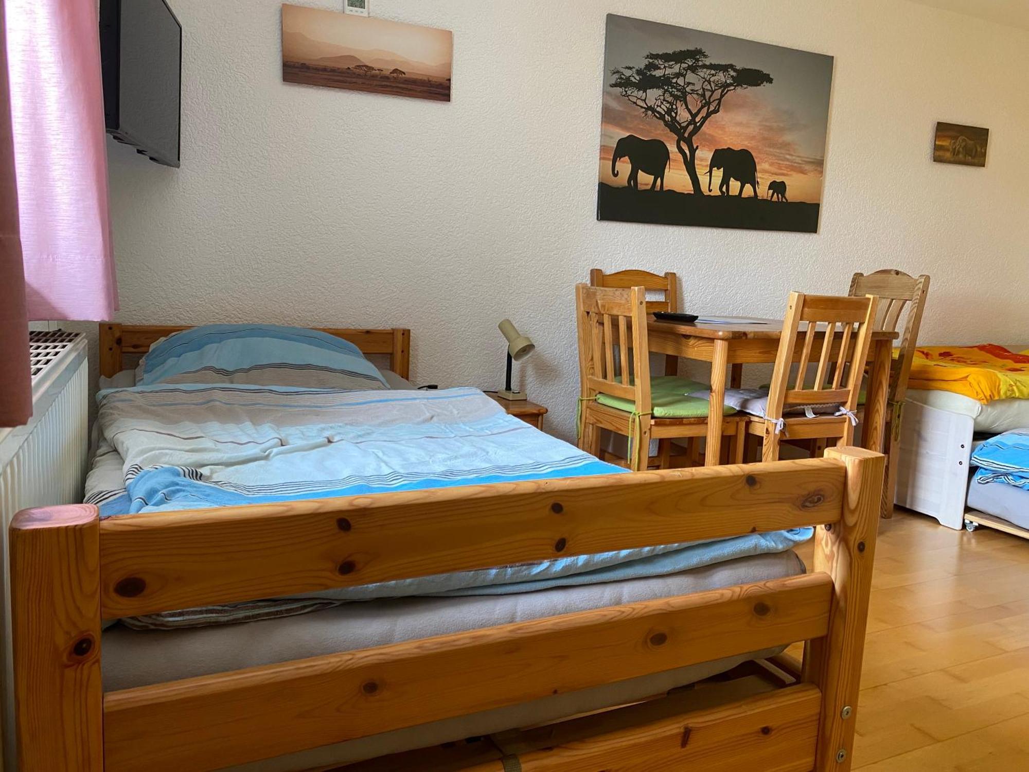 Ferienzimmer Oelhaf Zimmer In Gelb Self Check-In Mit Key-Tresore Wilhelmsdorf  Ngoại thất bức ảnh
