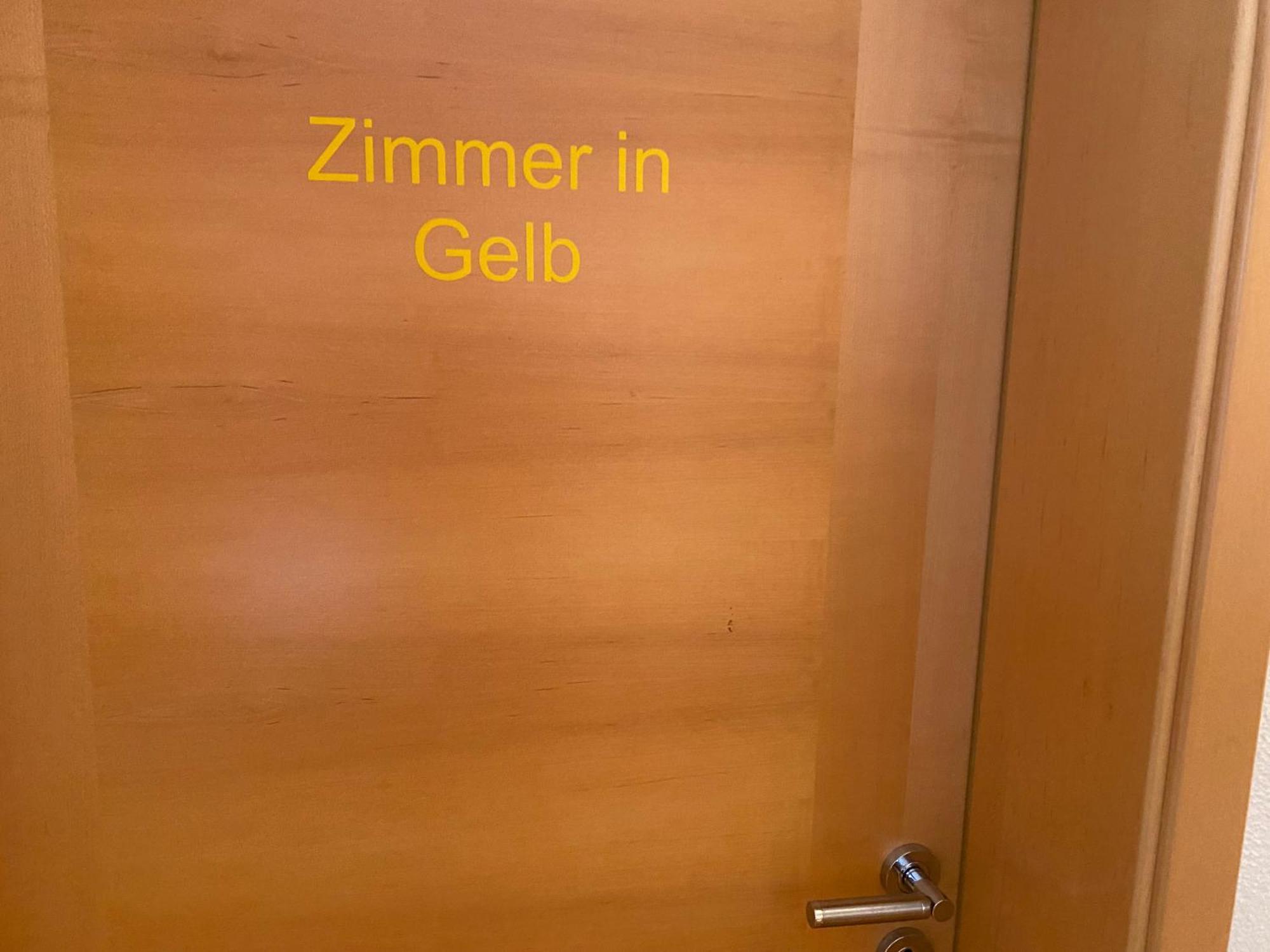 Ferienzimmer Oelhaf Zimmer In Gelb Self Check-In Mit Key-Tresore Wilhelmsdorf  Ngoại thất bức ảnh